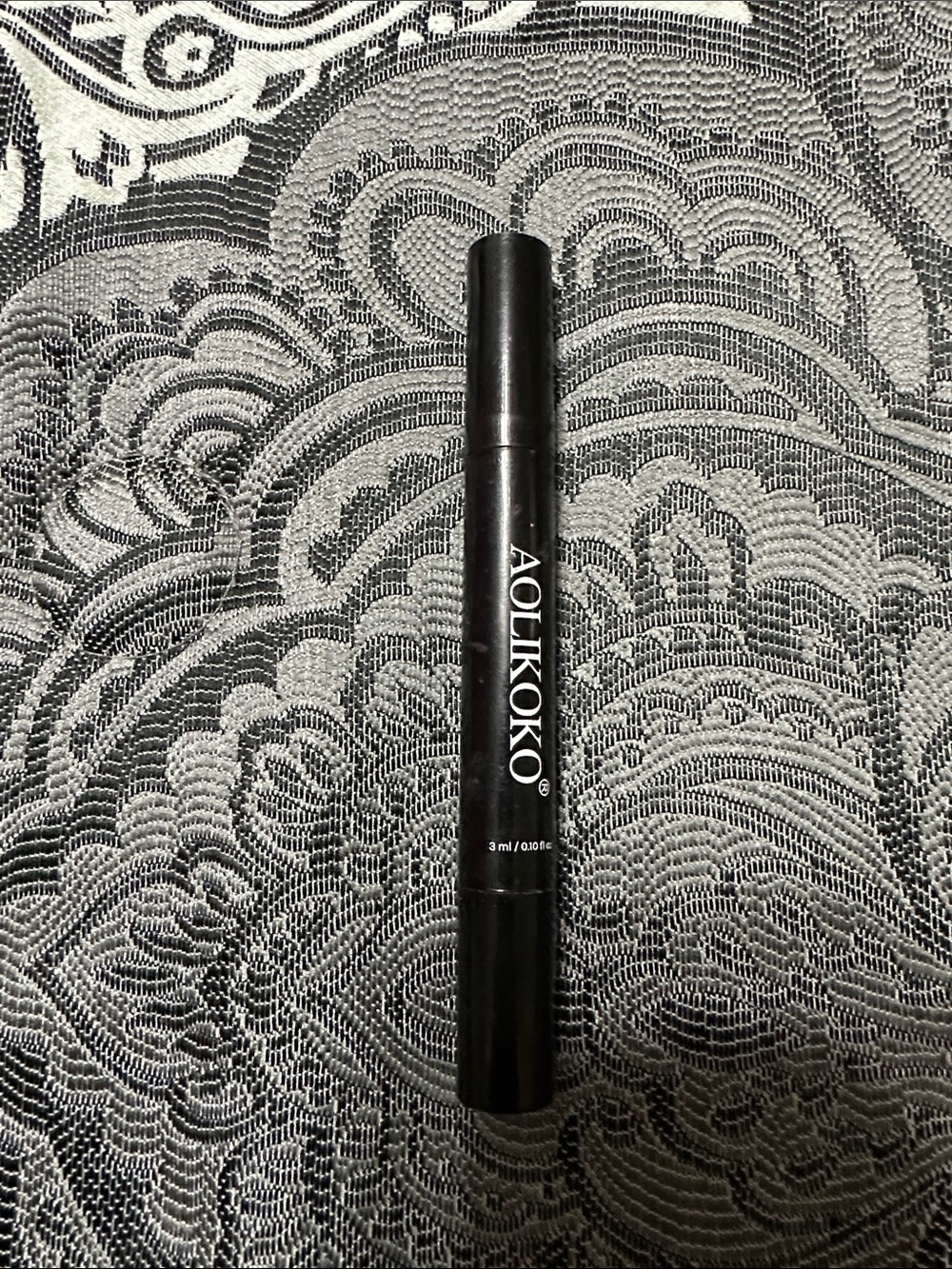 Dual-Ended Makeup Pen in Black
